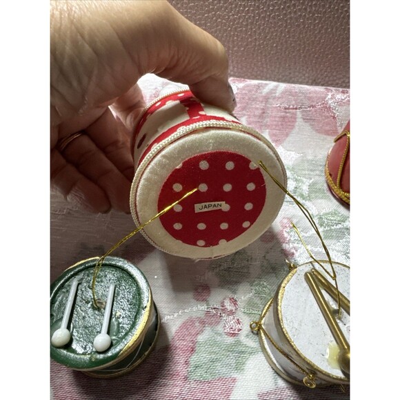 LOT of 4 Vtg Drum Christmas ornaments Taiwan Japan  Painted Felt 2” To 1” - Picture 4 of 6